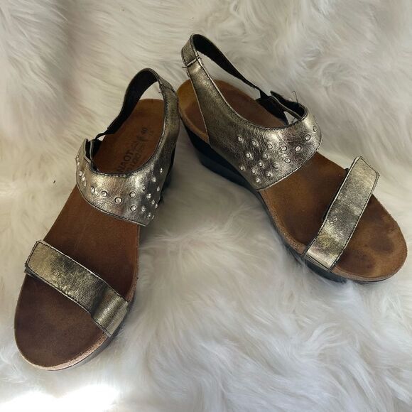 Naot metallic antique bronze wedge straps sandals Rhinestones accent EUR SZ40 - Picture 1 of 14